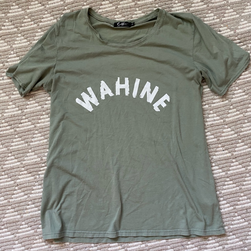 Wahine tee